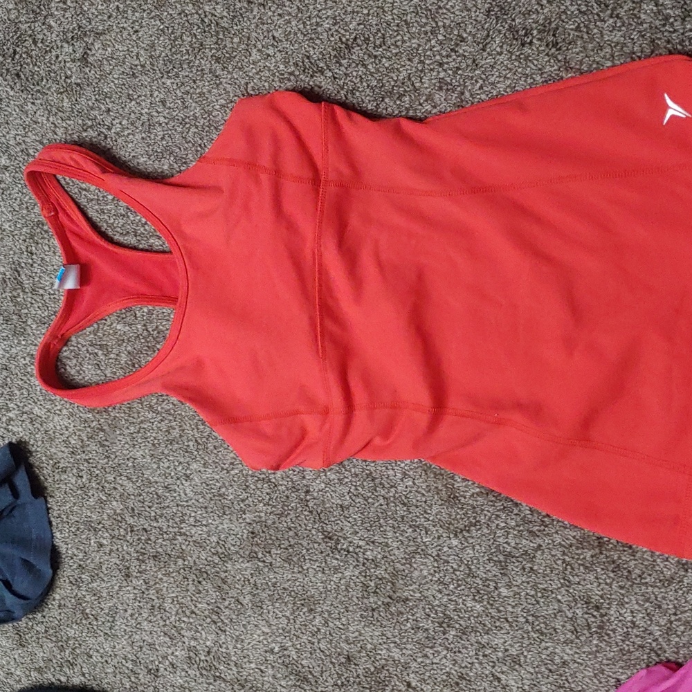 Active by Old Navy Women's Athletic Tank Top W/ Built in Bra (XSmall)